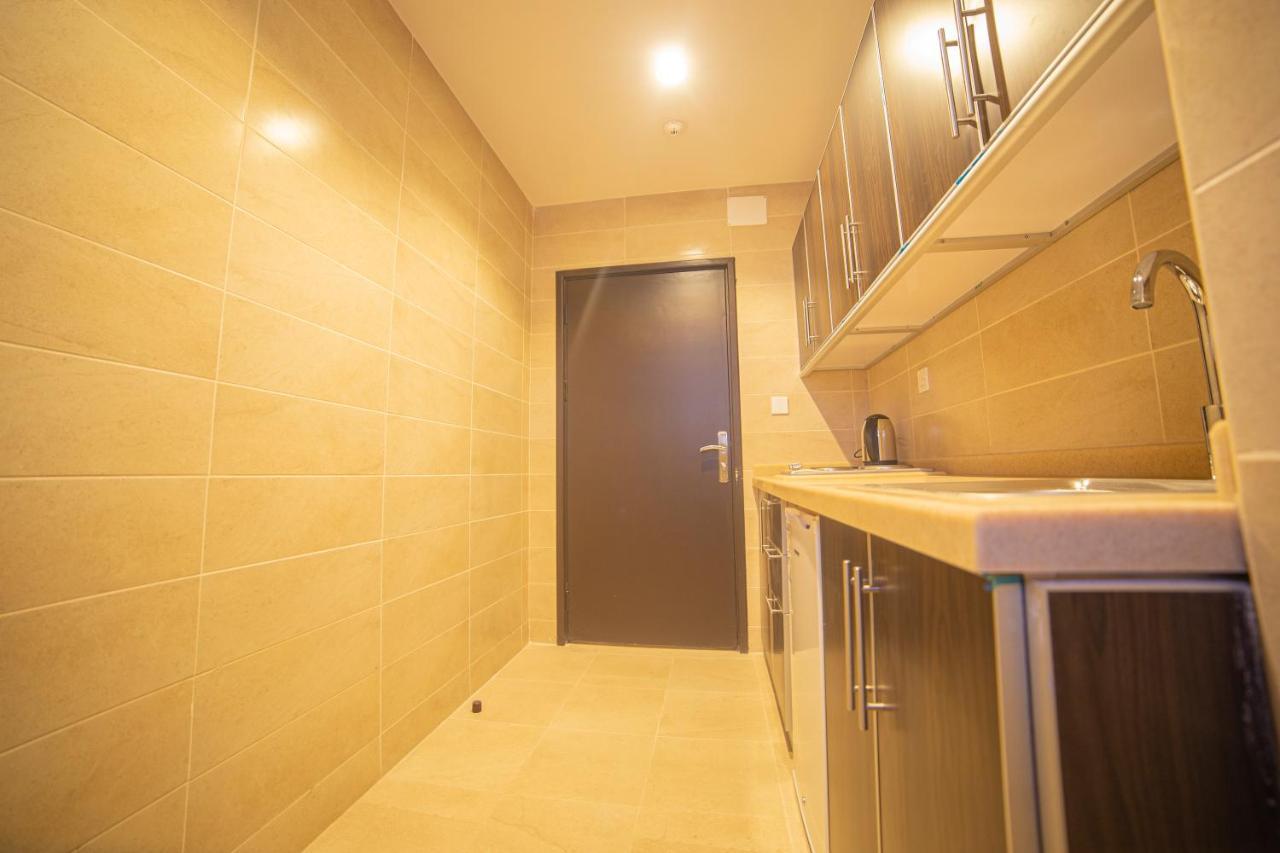مبيت التحلية للشقق المخدومة تشغيل و إدارة الماسية الأولى Jeddah Exterior photo
