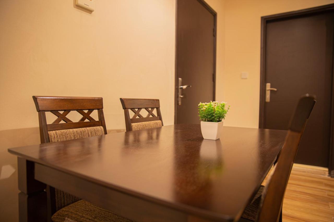 مبيت التحلية للشقق المخدومة تشغيل و إدارة الماسية الأولى Jeddah Exterior photo