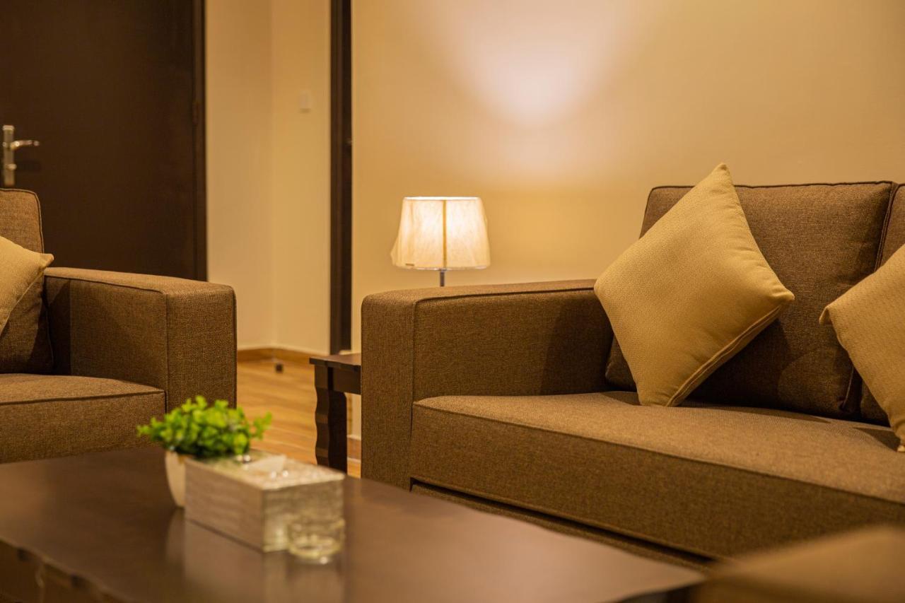 مبيت التحلية للشقق المخدومة تشغيل و إدارة الماسية الأولى Jeddah Exterior photo